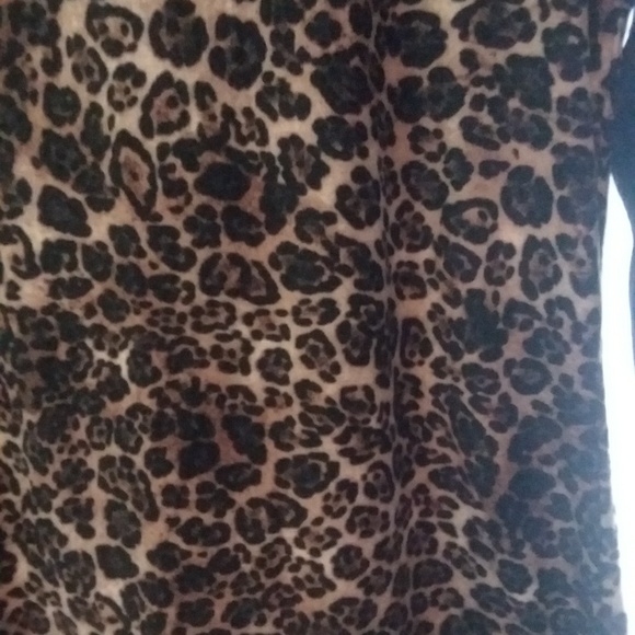 Animal print top - Picture 2 of 4